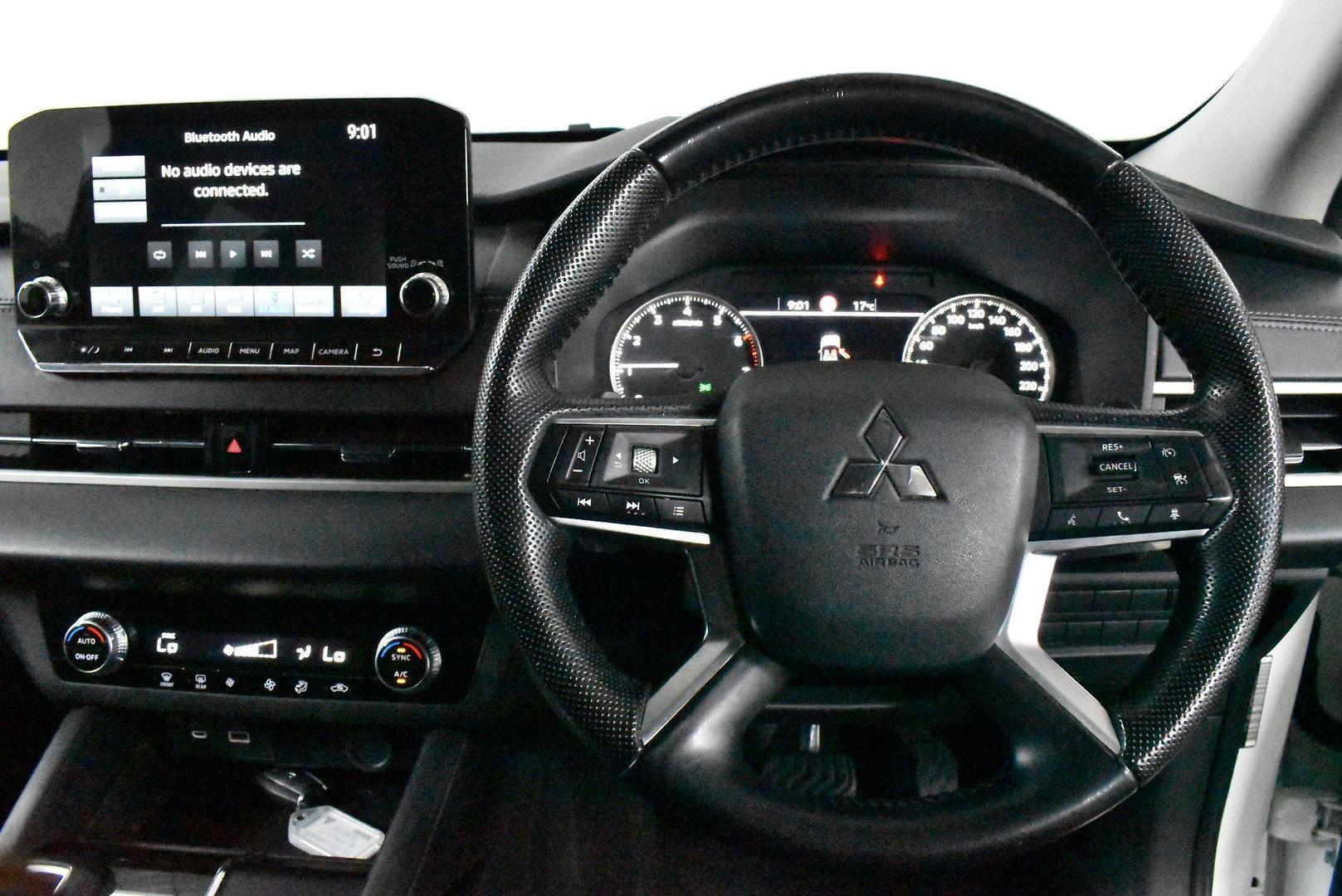 2022 Mitsubishi Outlander LS — photo 5
