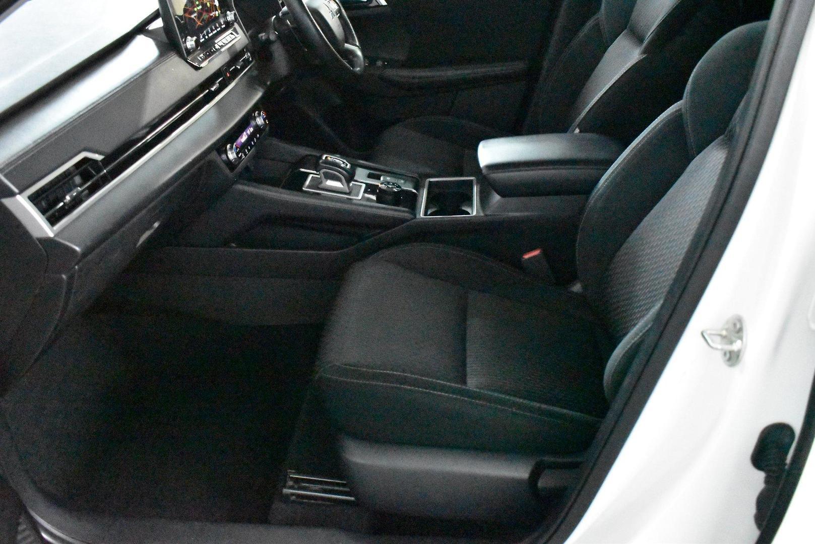2022 Mitsubishi Outlander LS — photo 7