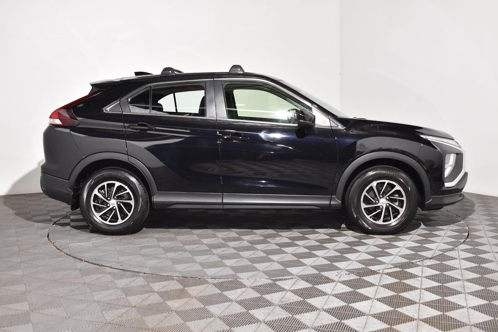 2023 Mitsubishi Eclipse Cross ES — photo 10