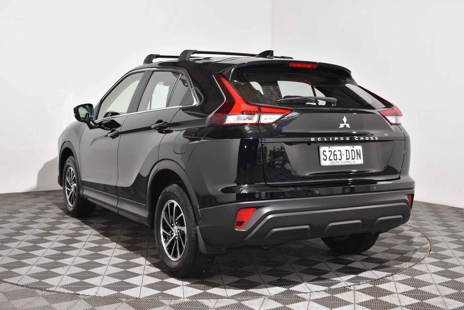 2023 Mitsubishi Eclipse Cross ES — photo 2