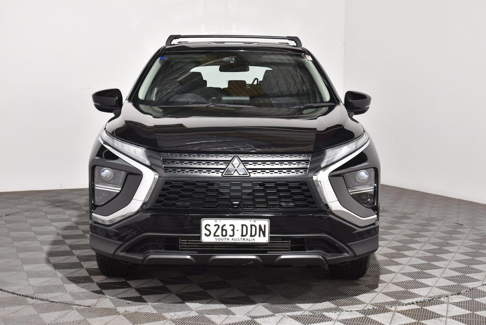 2023 Mitsubishi Eclipse Cross ES — photo 3