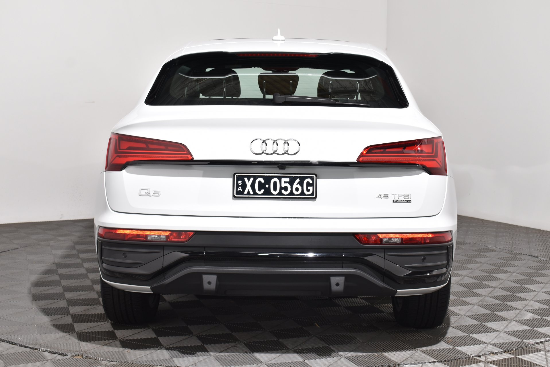 2022 Audi Q5 45 TFSI S line — photo 4