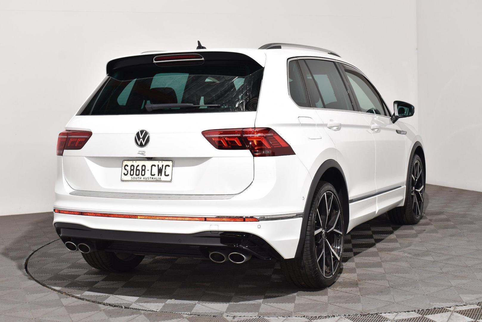 2023 Volkswagen Tiguan R — photo 14