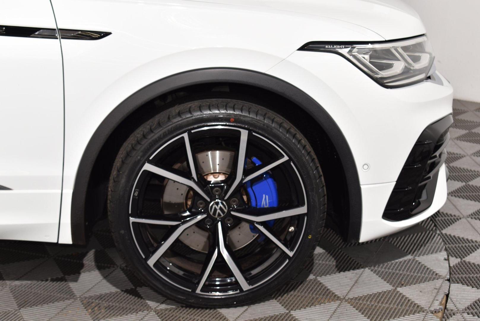 2023 Volkswagen Tiguan R — photo 18