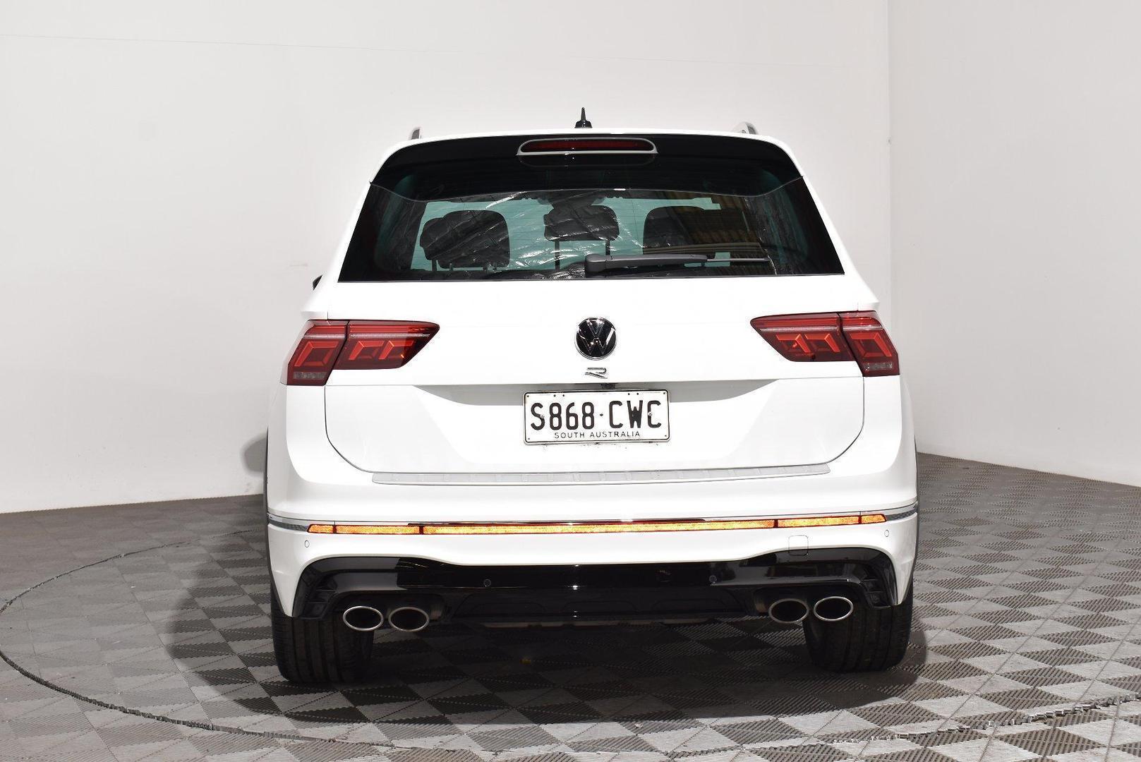 2023 Volkswagen Tiguan R — photo 4