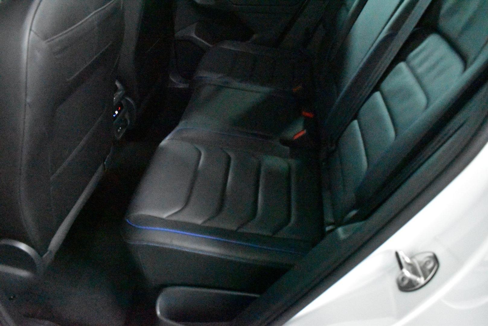 2023 Volkswagen Tiguan R — photo 8
