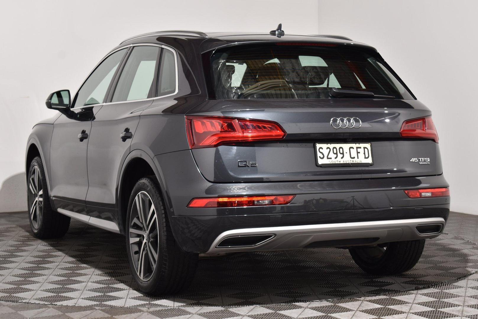 2020 Audi Q5 45 TFSI sport — photo 2