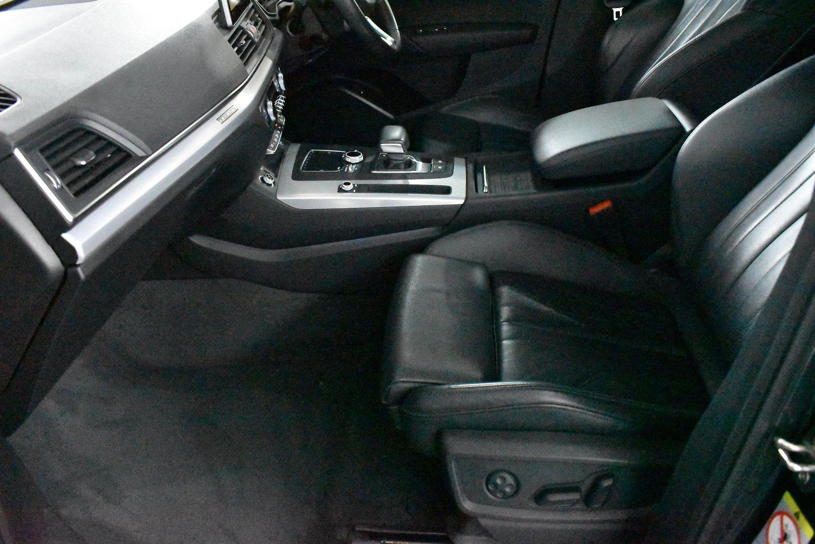 2020 Audi Q5 45 TFSI sport — photo 7