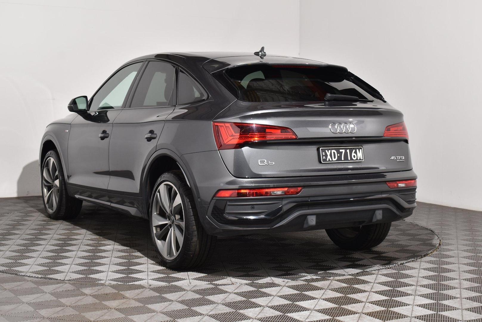 2021 Audi Q5 45 TFSI S line — photo 2