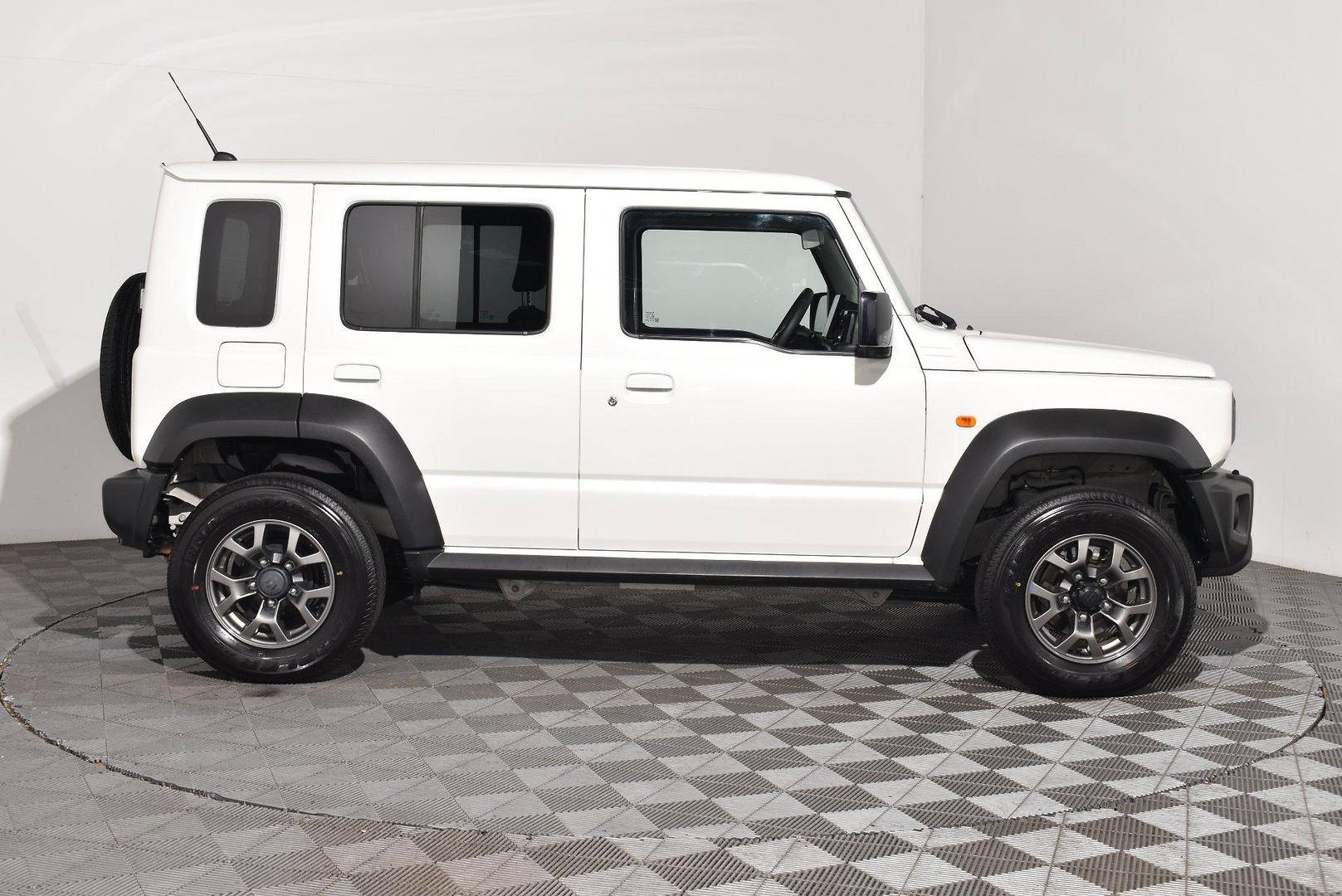 2023 Suzuki Jimny XL — photo 10