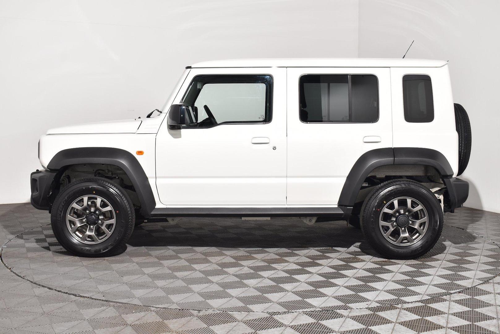 2023 Suzuki Jimny XL — photo 11