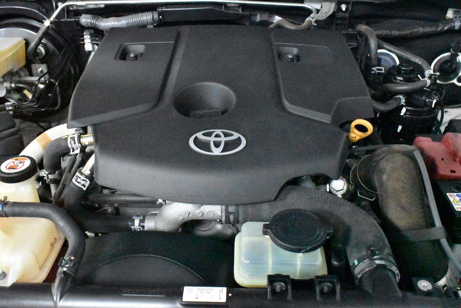 2021 Toyota Hilux SR — photo 17
