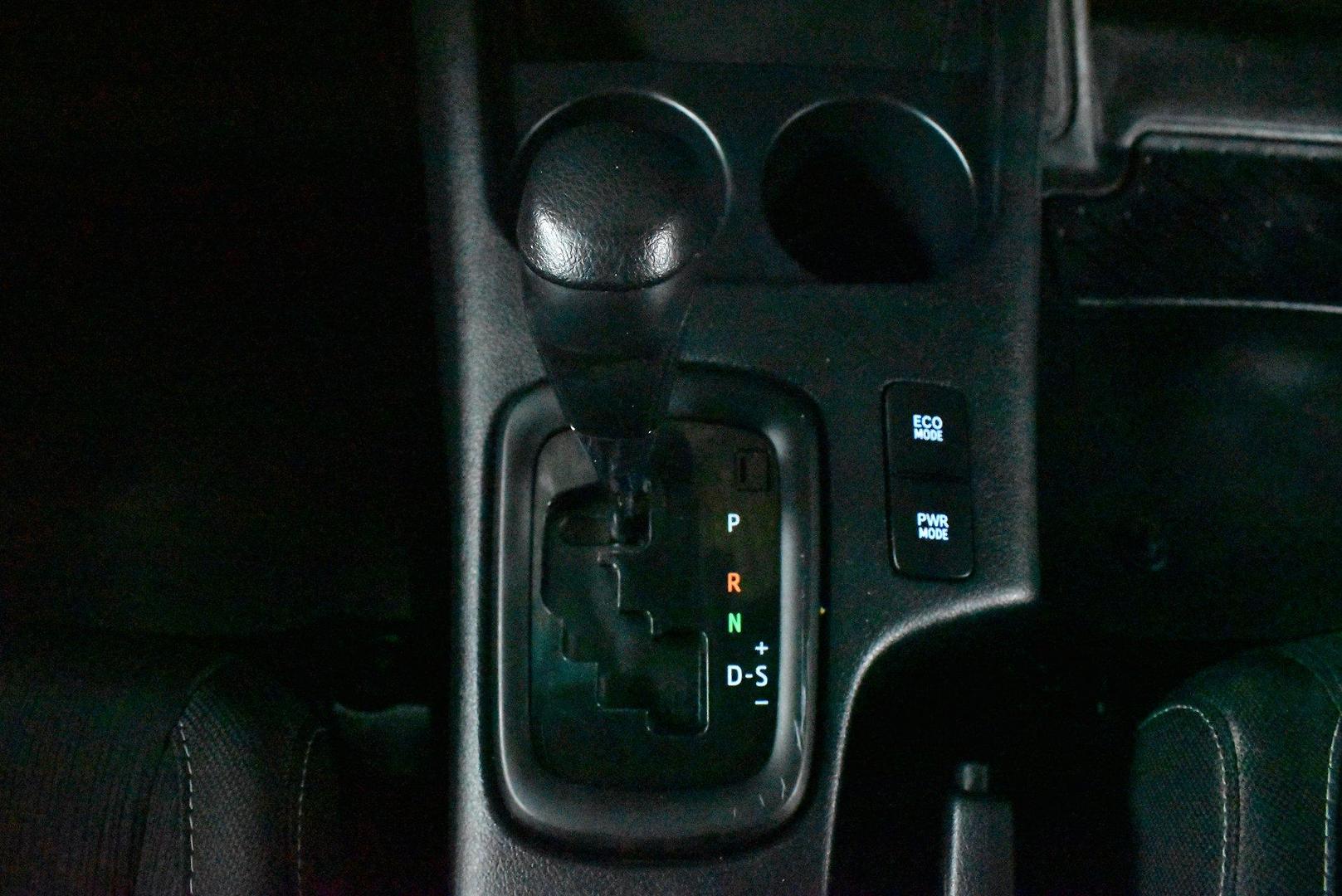 2021 Toyota Hilux SR — photo 20