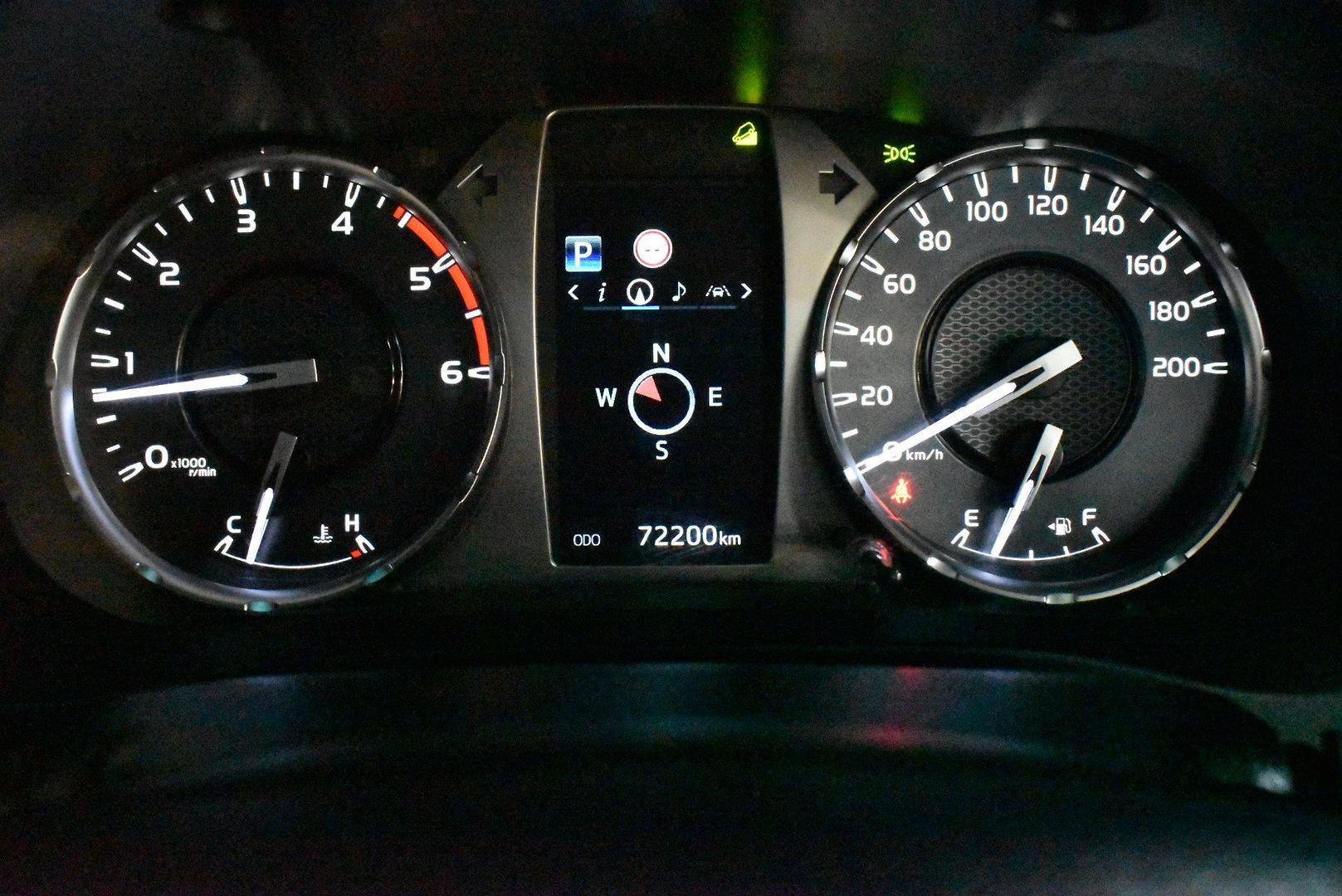 2021 Toyota Hilux SR — photo 25