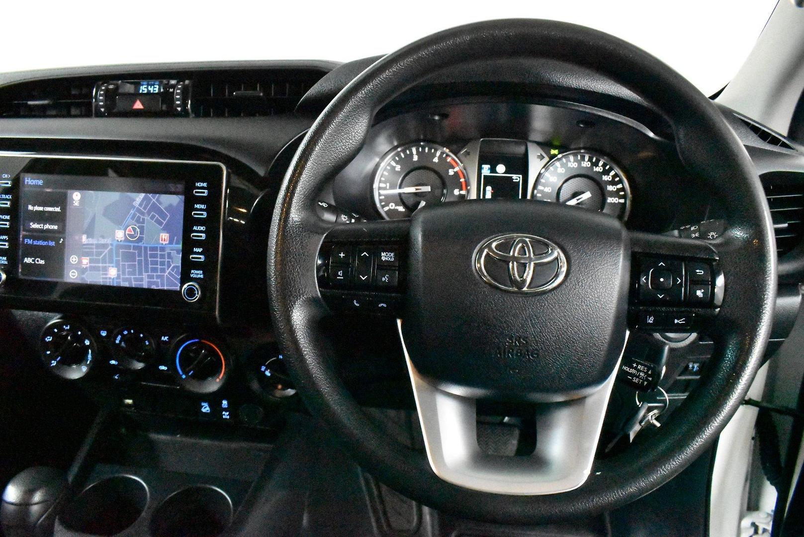 2021 Toyota Hilux SR — photo 5