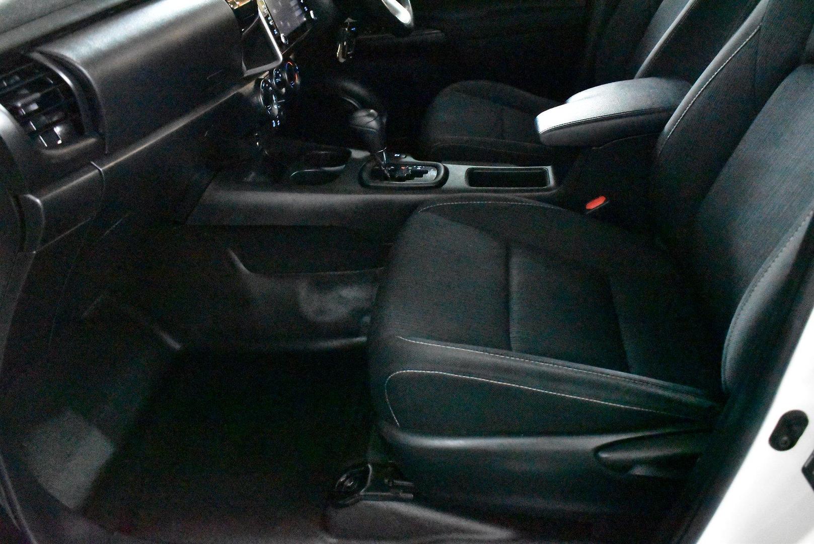 2021 Toyota Hilux SR — photo 7