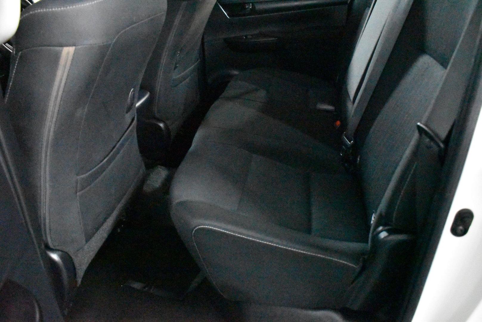 2021 Toyota Hilux SR — photo 8