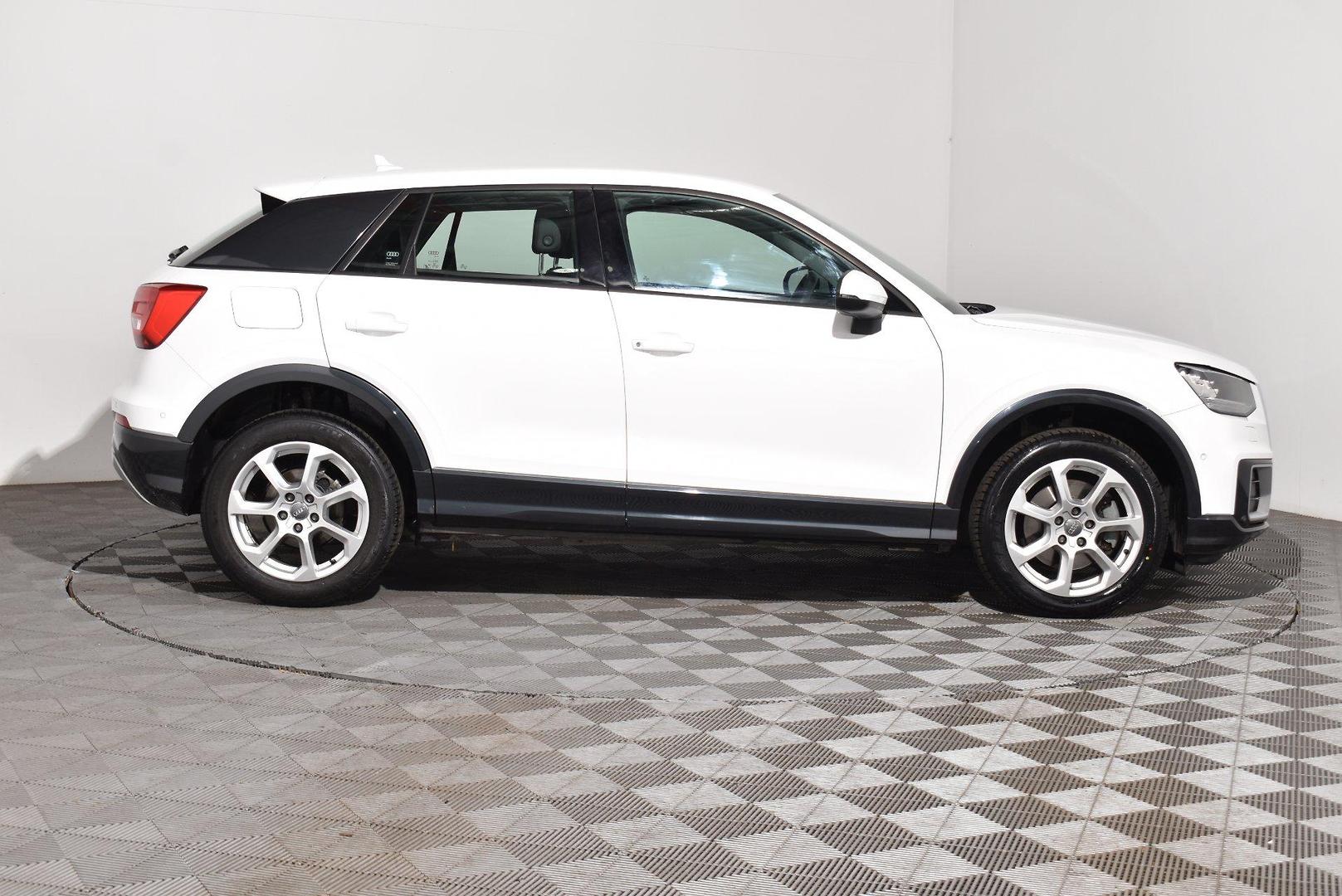 2017 Audi Q2 design — photo 10