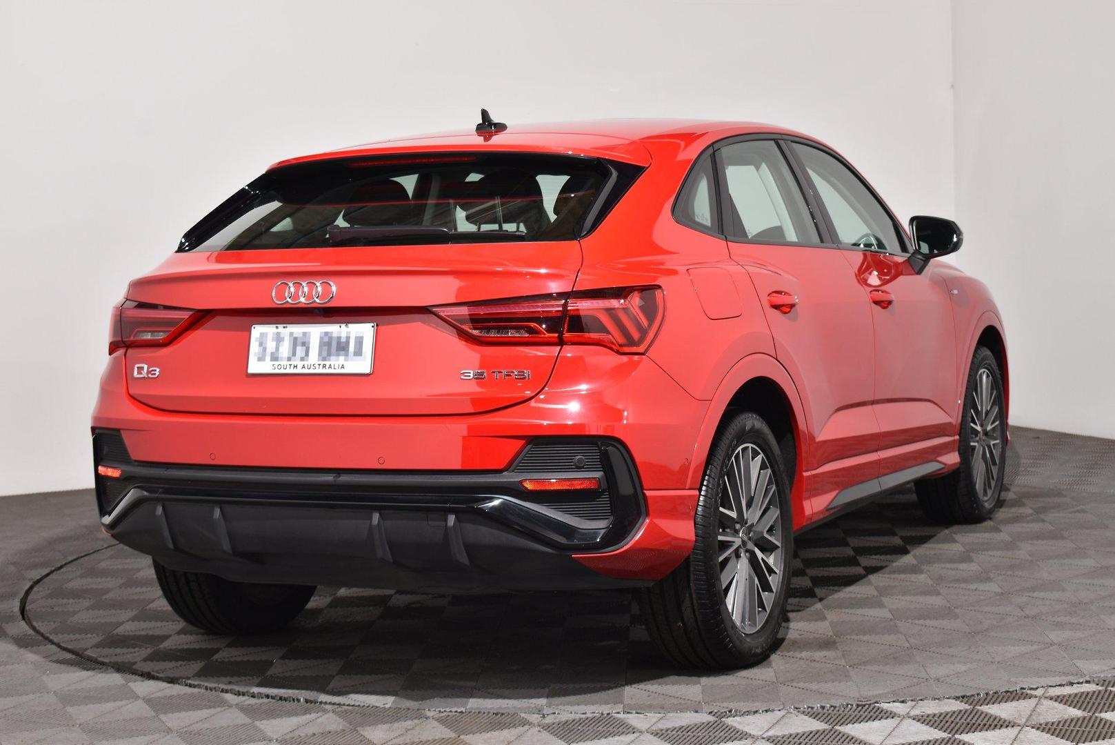 2022 Audi Q3 35 TFSI S line — photo 14