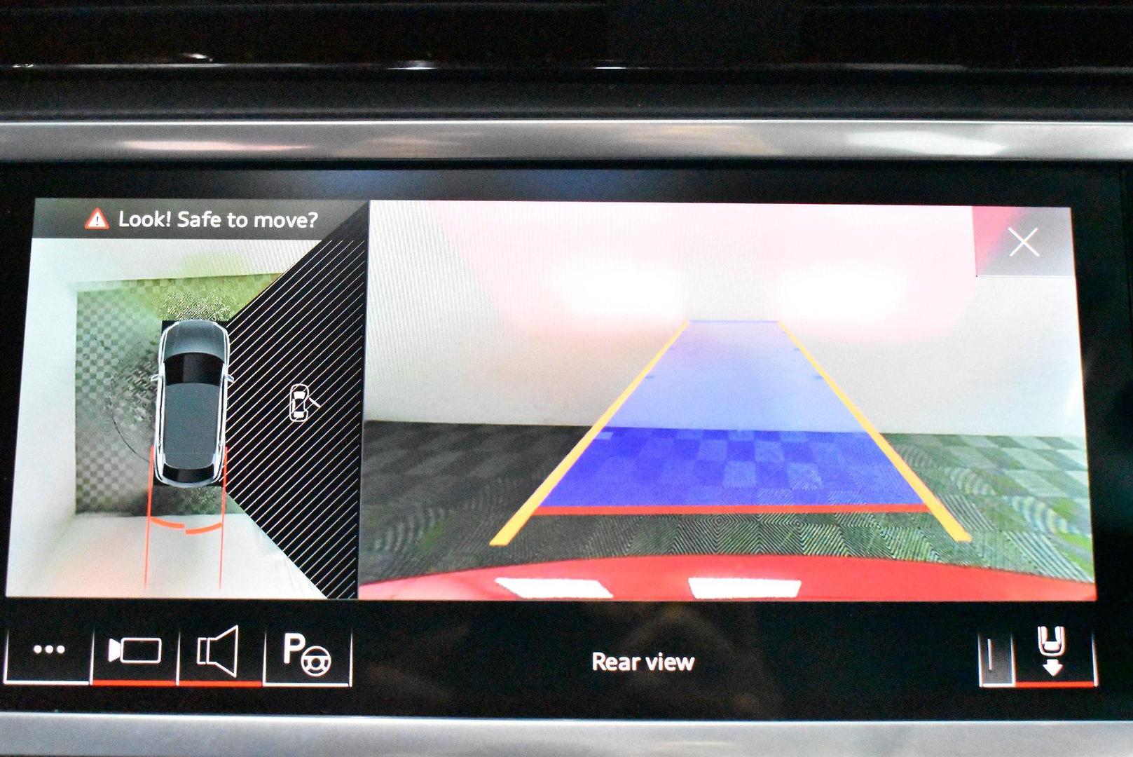 2022 Audi Q3 35 TFSI S line — photo 24