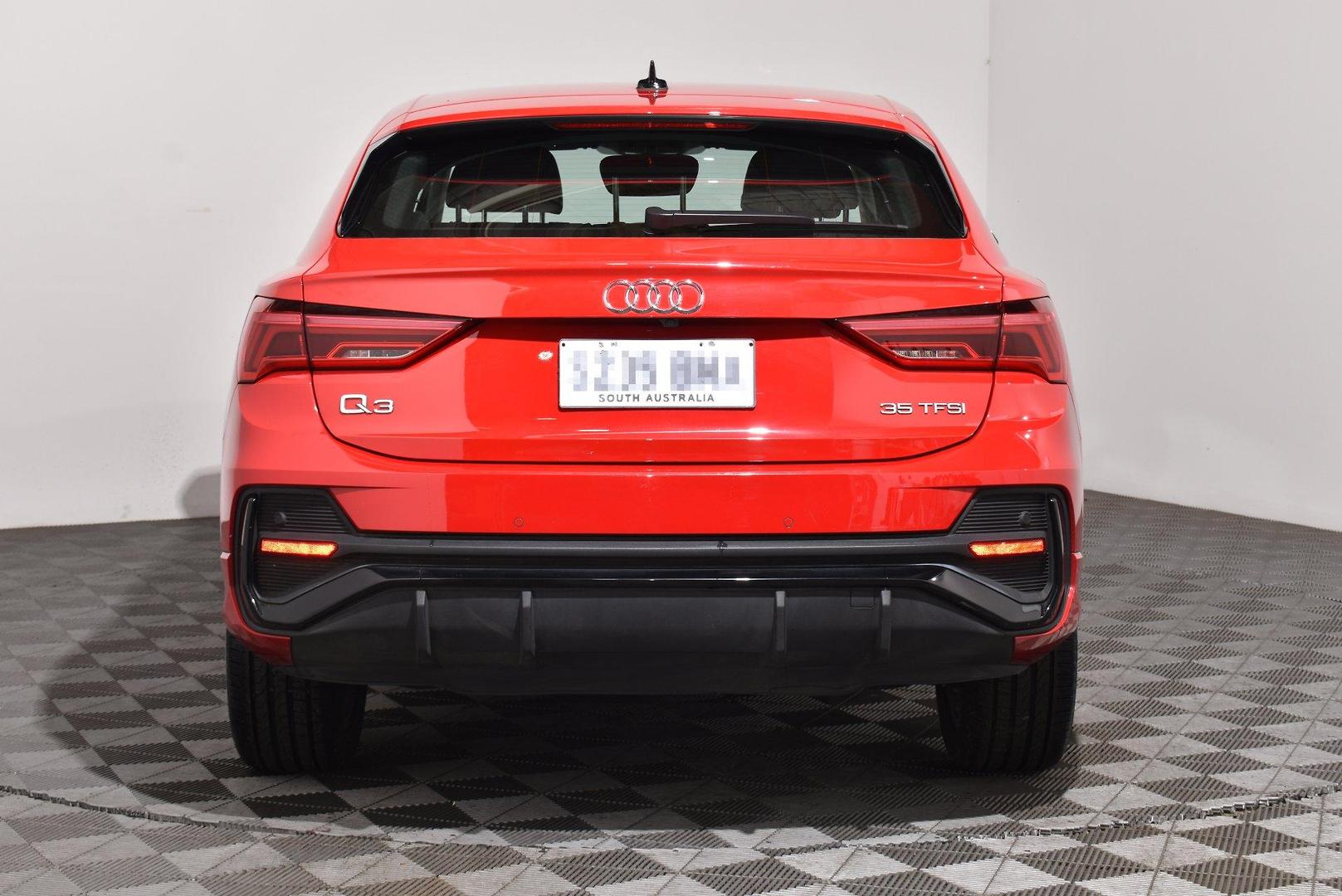 2022 Audi Q3 35 TFSI S line — photo 4