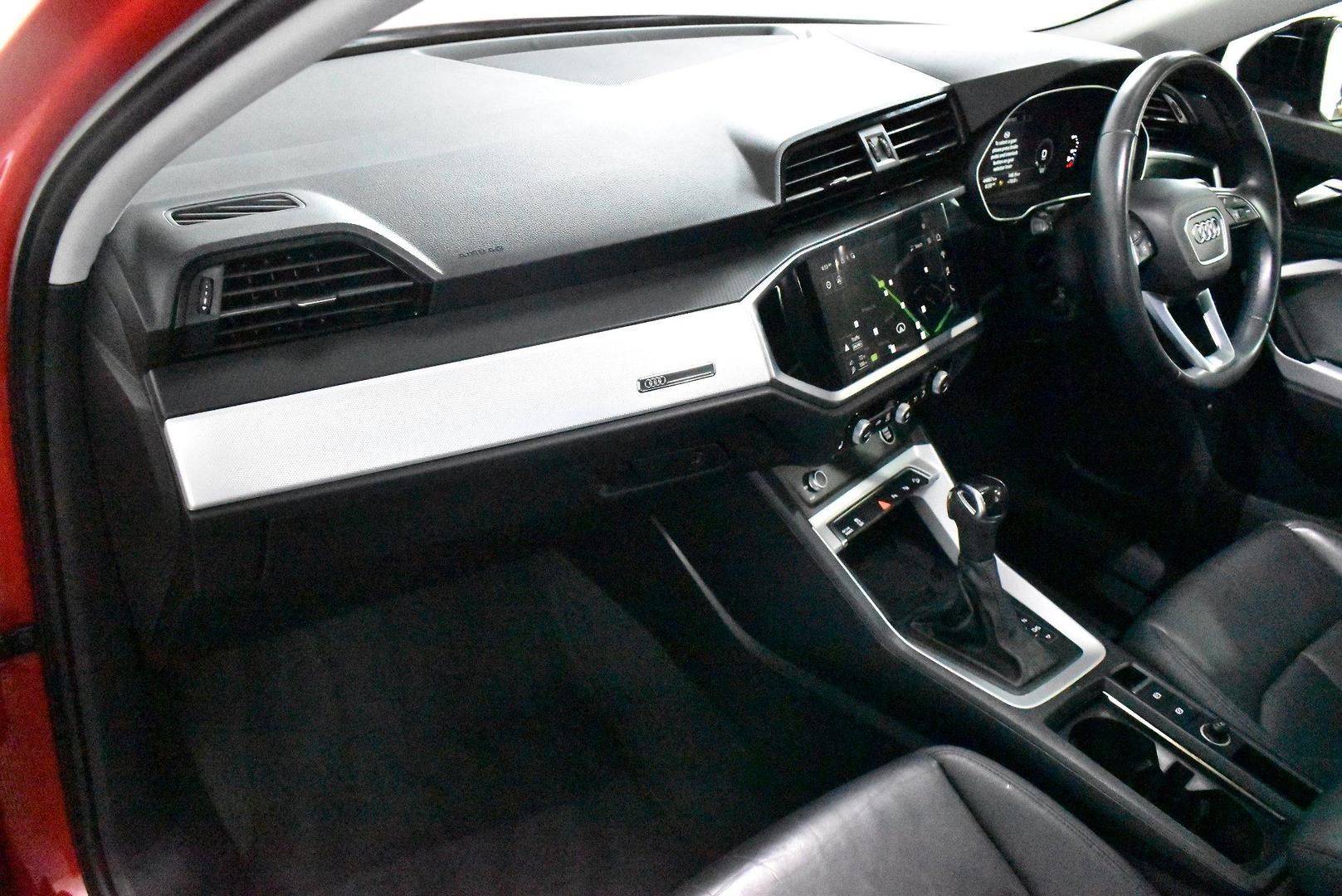 2022 Audi Q3 35 TFSI S line — photo 6