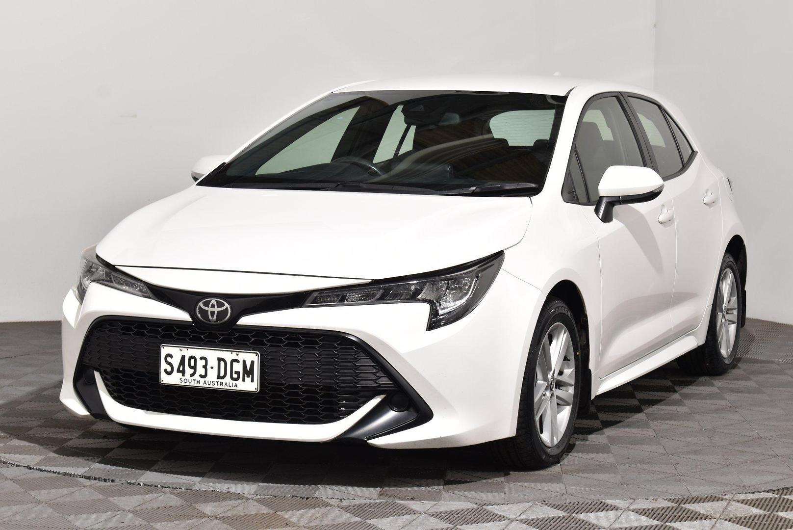 2018 Toyota Corolla Ascent Sport — photo 13 of 26