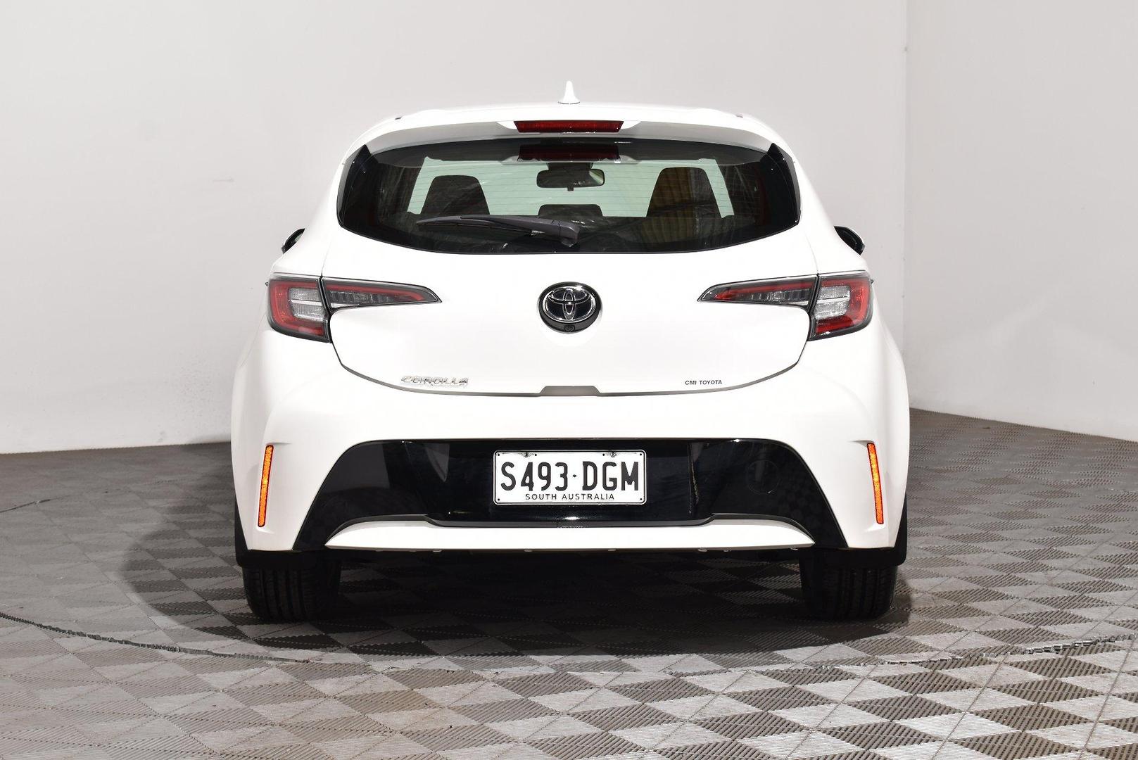 2018 Toyota Corolla Ascent Sport — photo 4 of 26