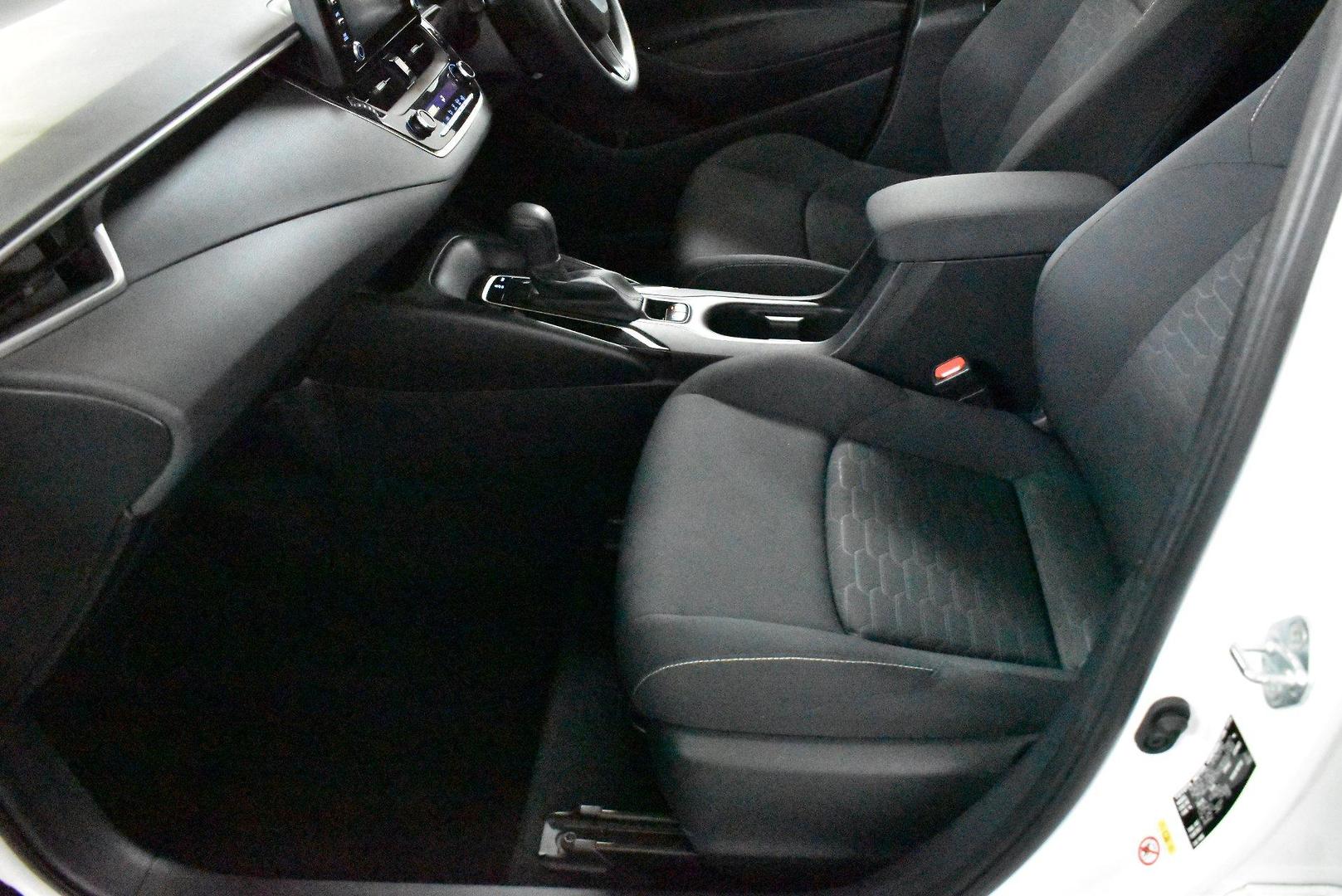 2018 Toyota Corolla Ascent Sport — photo 7 of 26