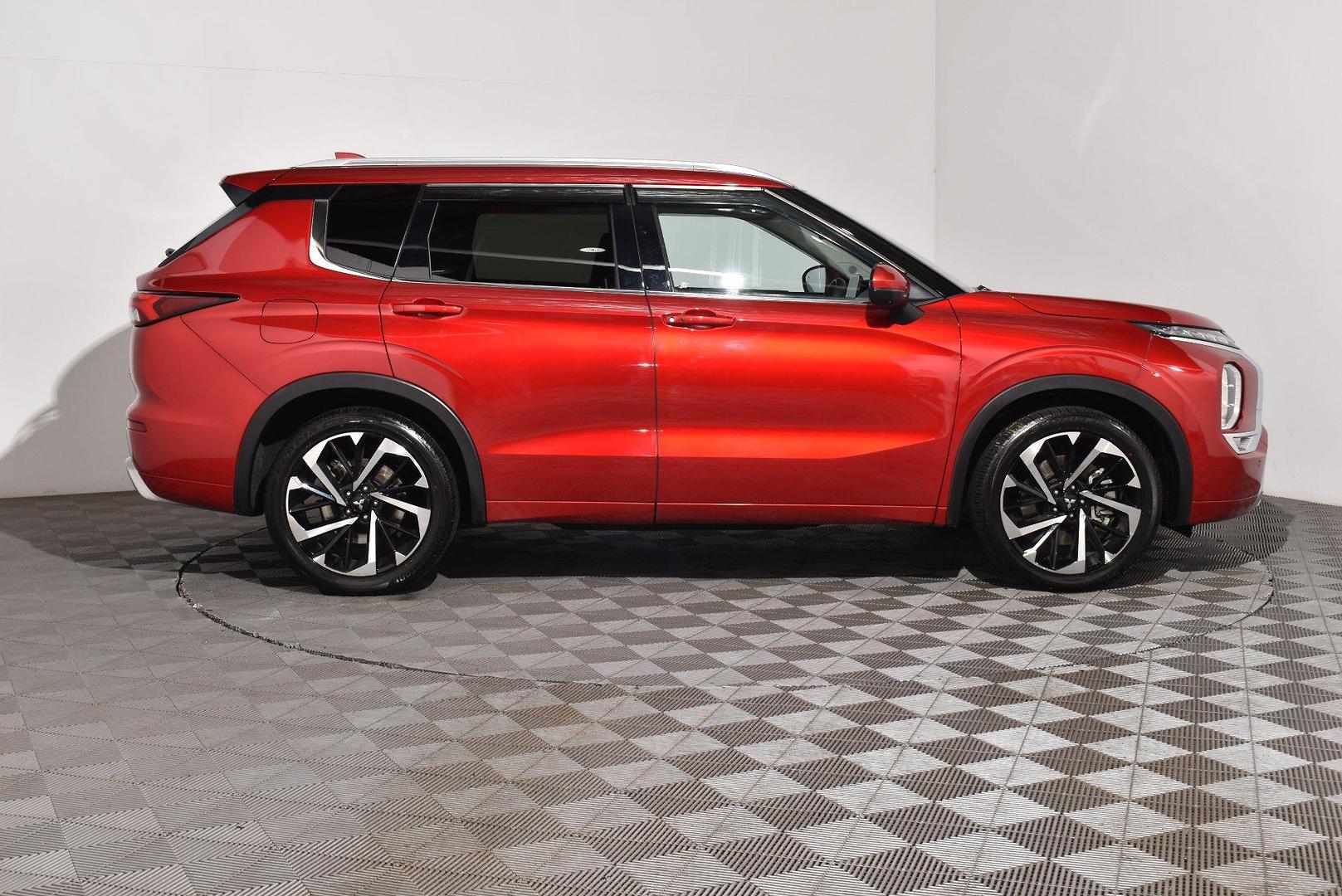 2023 Mitsubishi Outlander Exceed — photo 10