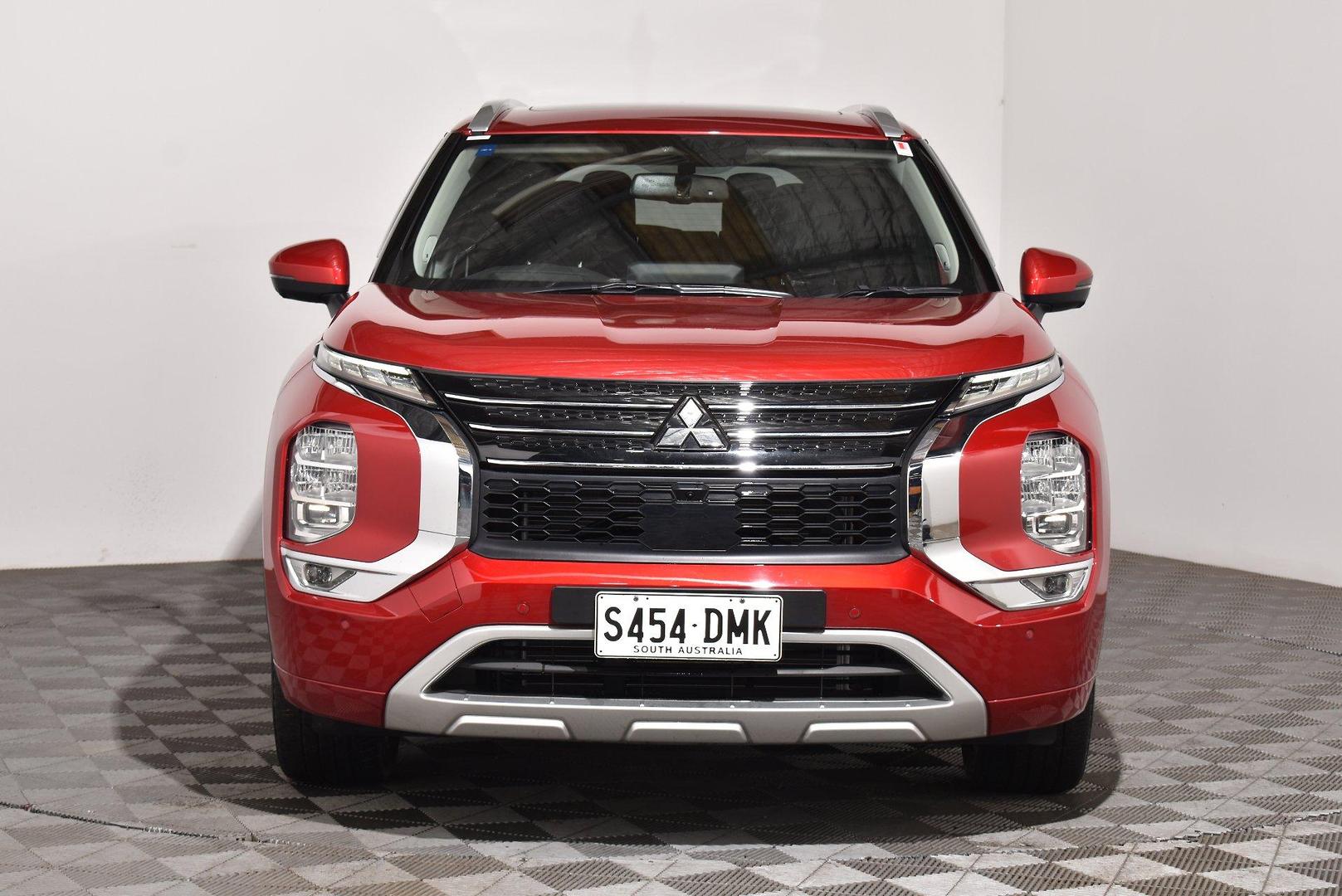 2023 Mitsubishi Outlander Exceed — photo 3