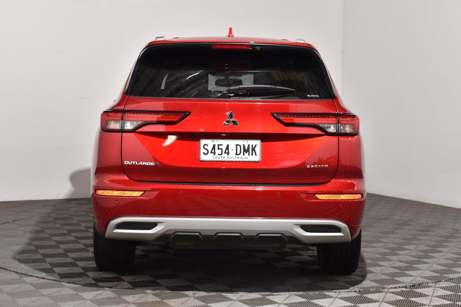 2023 Mitsubishi Outlander Exceed — photo 4