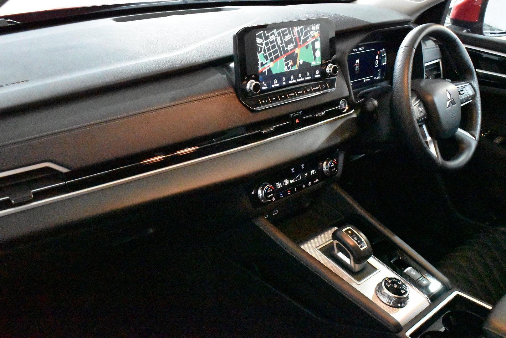 2023 Mitsubishi Outlander Exceed — photo 6