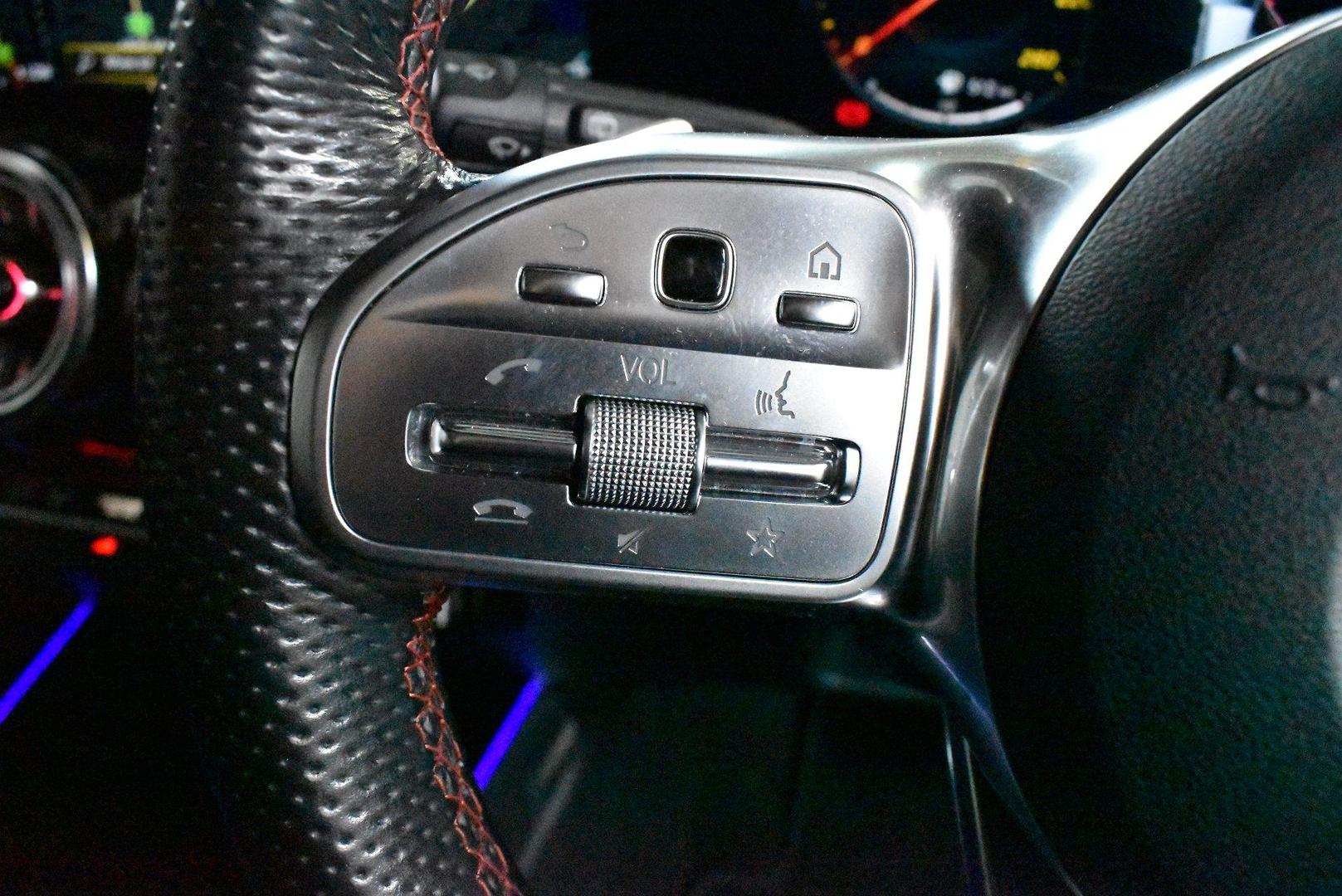 2022 Mercedes-Benz GLB-Class GLB200 — photo 20