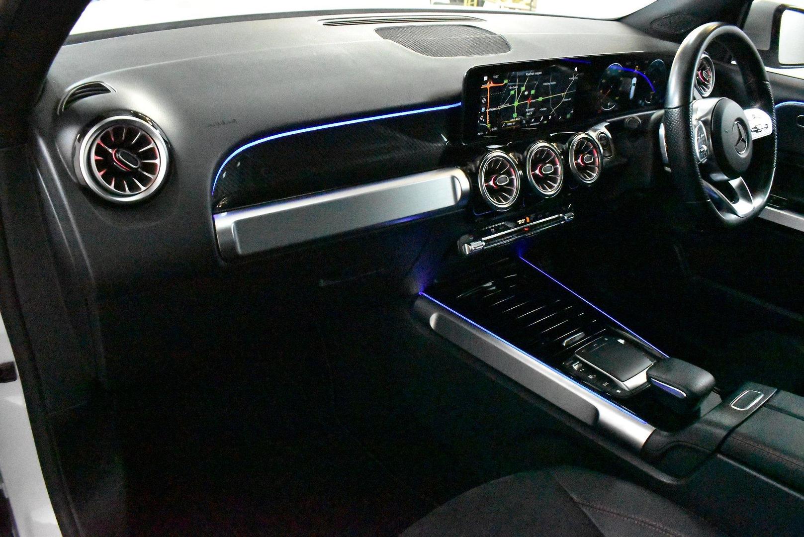 2022 Mercedes-Benz GLB-Class GLB200 — photo 6