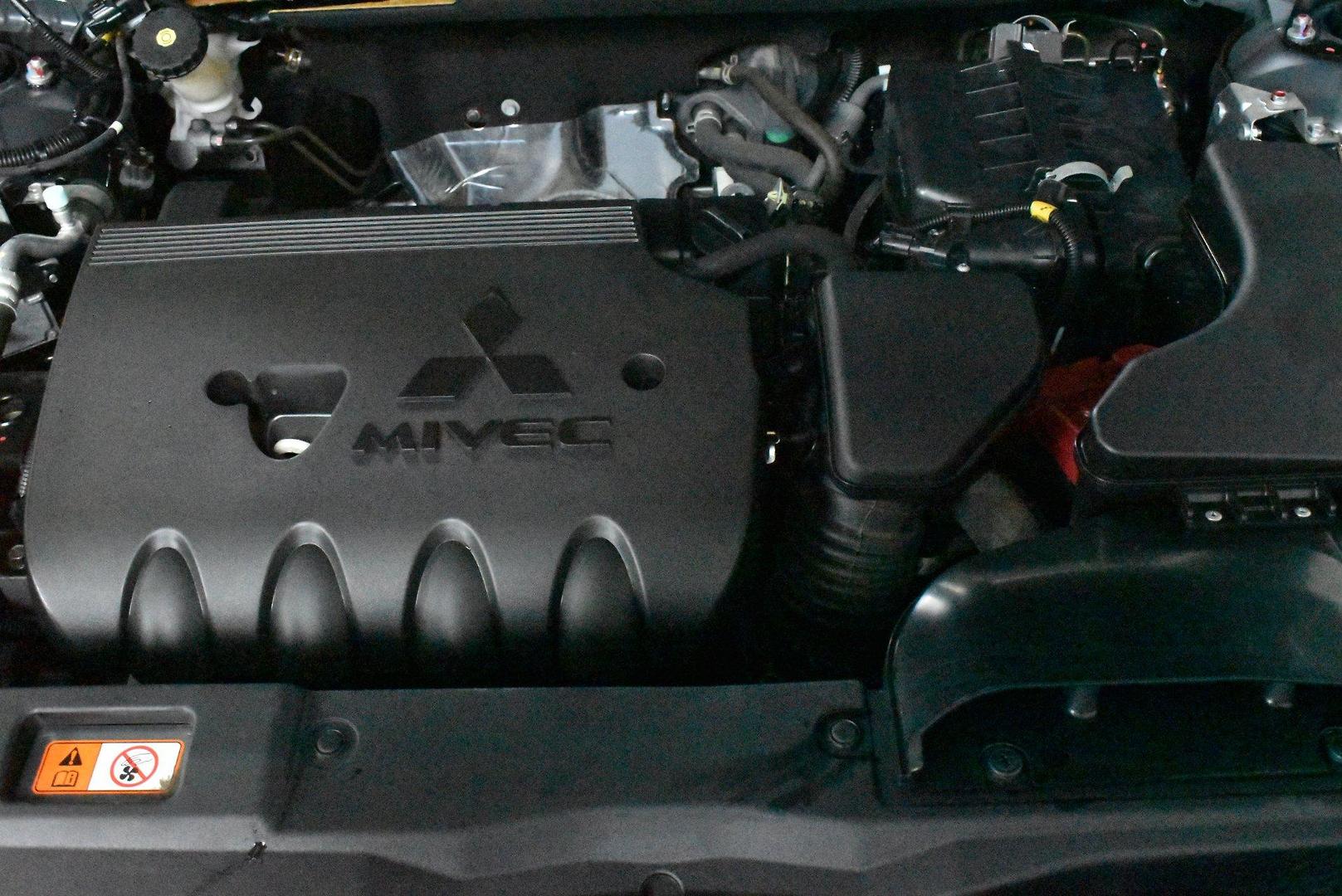 2020 Mitsubishi Outlander ES — photo 17