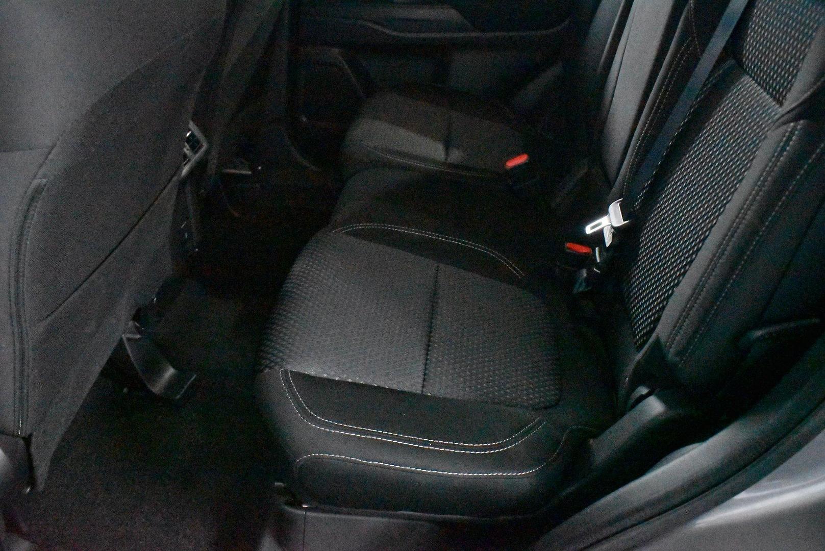 2020 Mitsubishi Outlander ES — photo 8