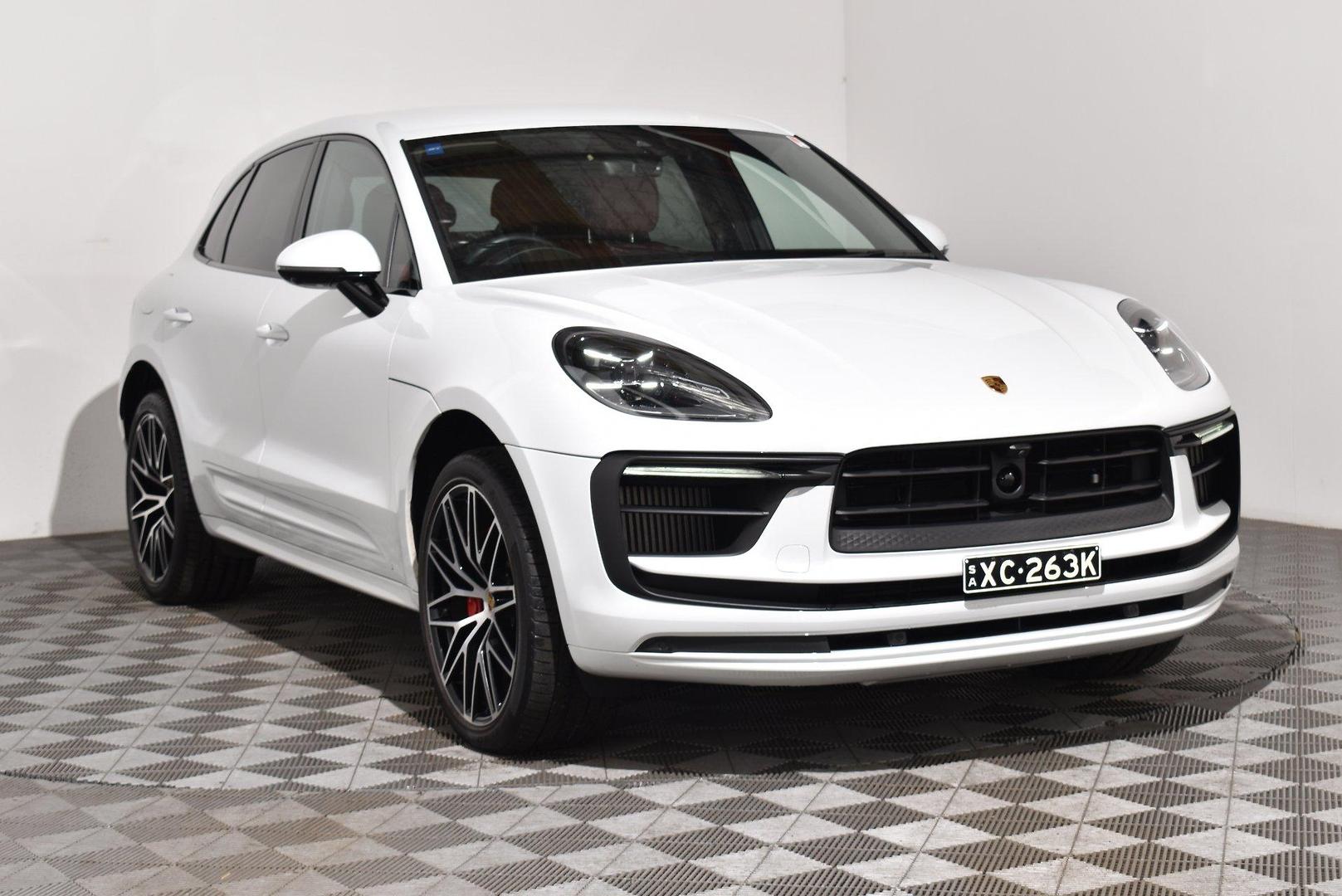 2022 Porsche Macan S — photo 1