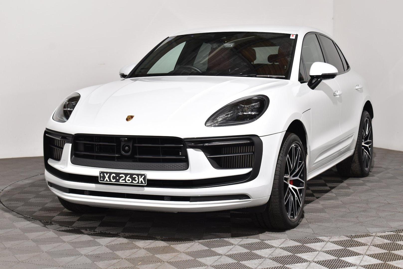 2022 Porsche Macan S — photo 13