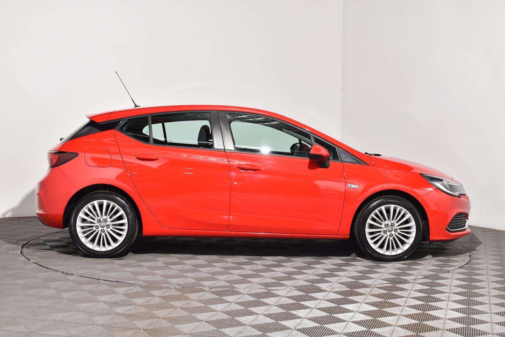 2016 Holden Astra R — photo 10