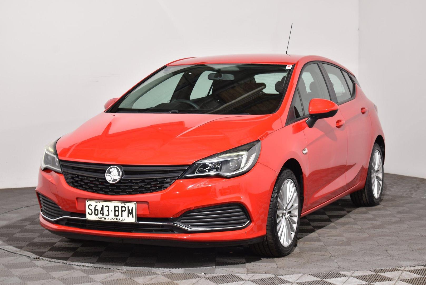 2016 Holden Astra R — photo 13