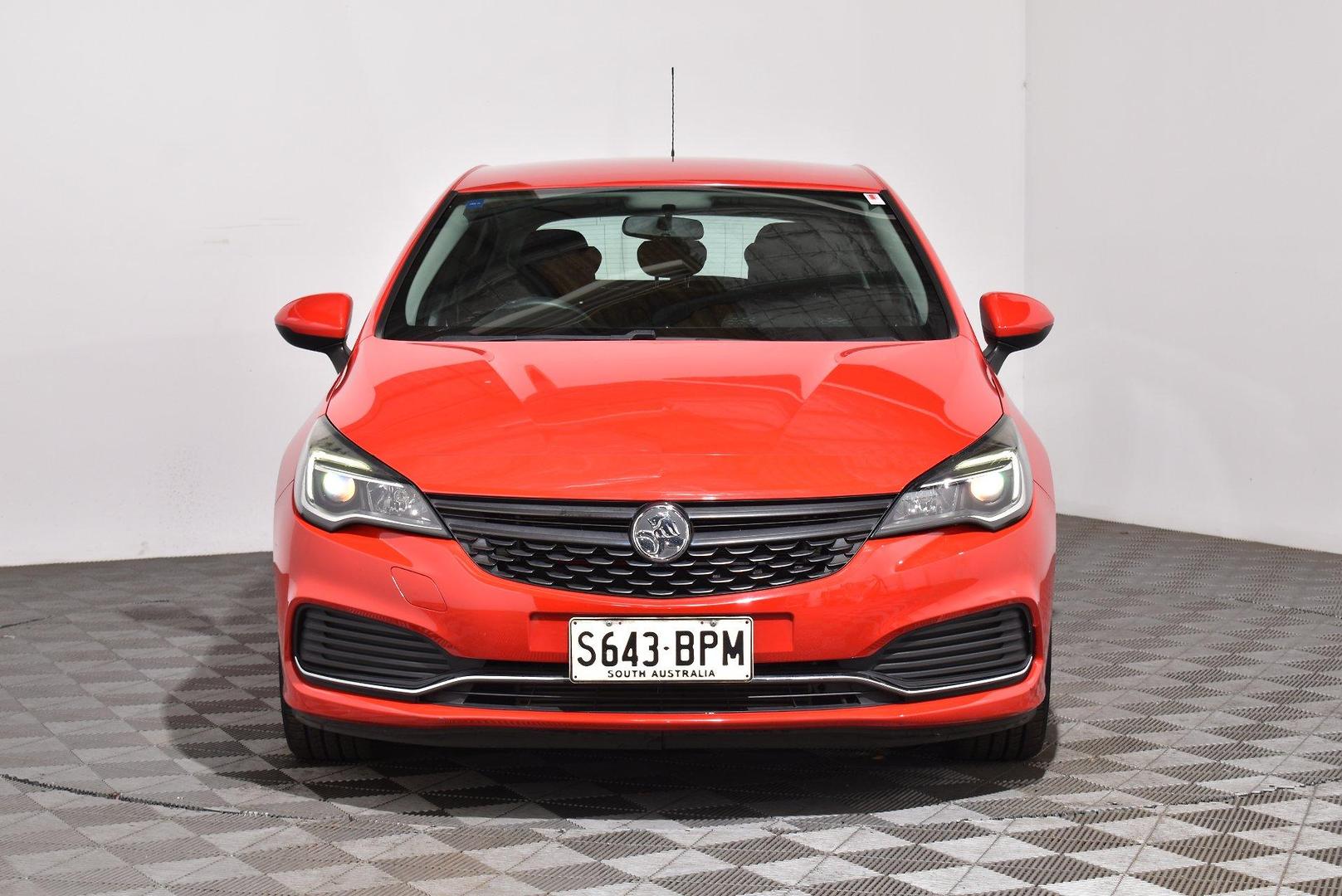 2016 Holden Astra R — photo 3