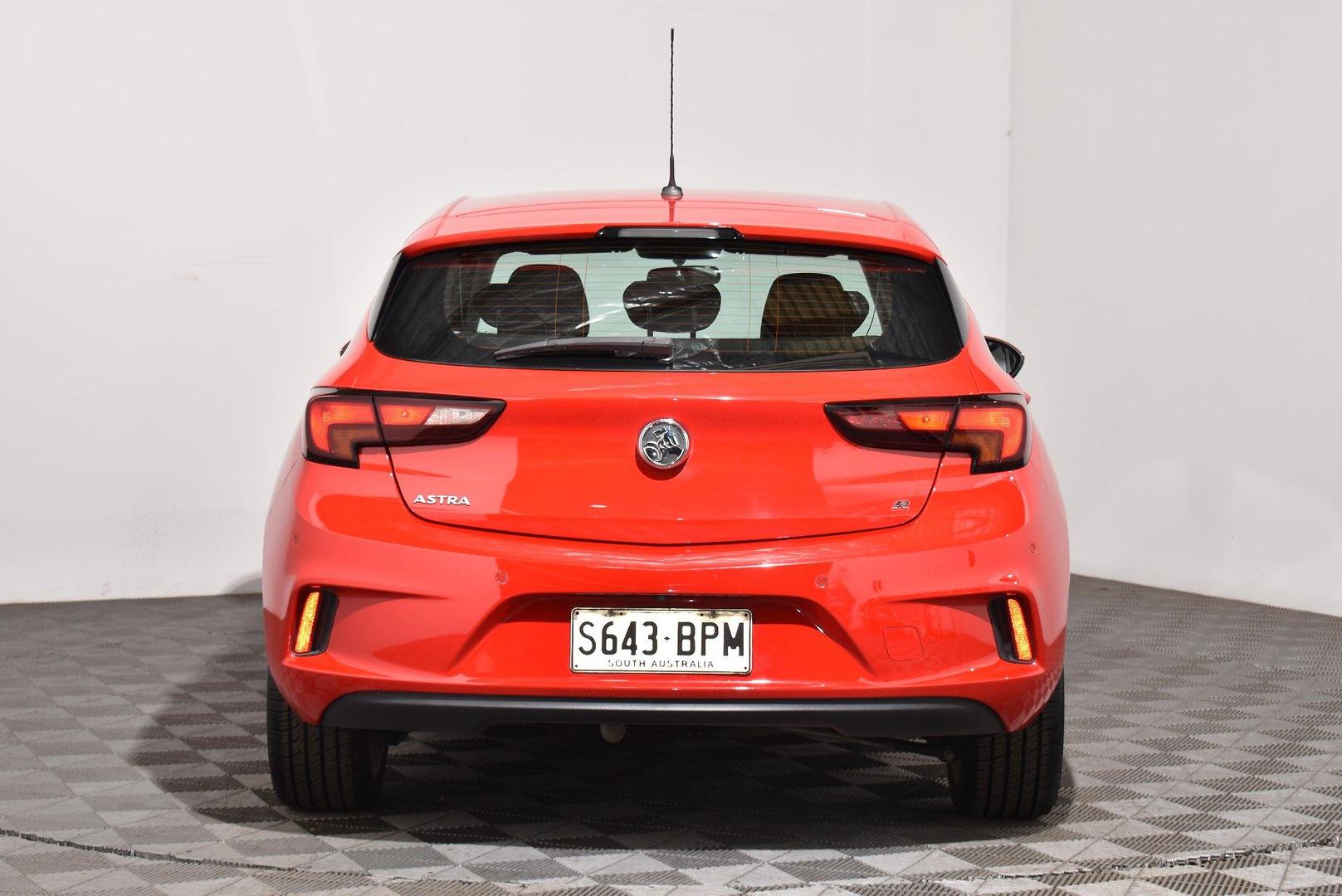 2016 Holden Astra R — photo 4