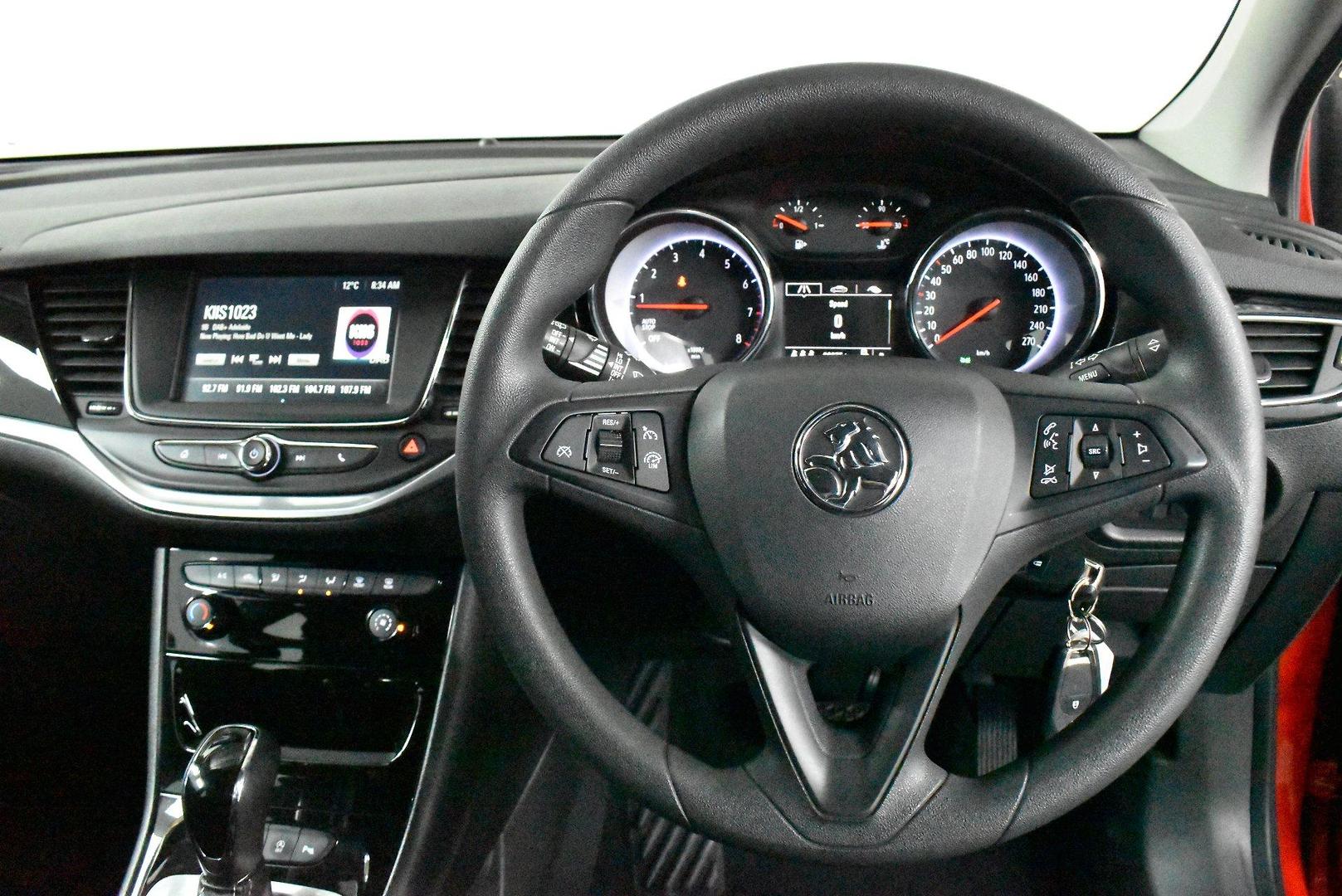 2016 Holden Astra R — photo 5