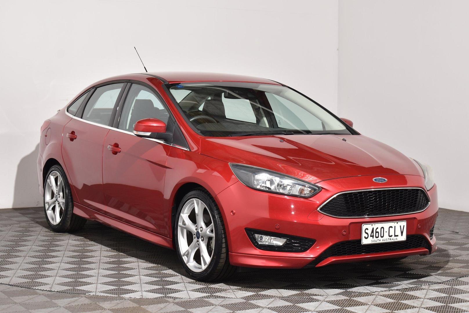2017 Ford Focus Titanium — photo 1