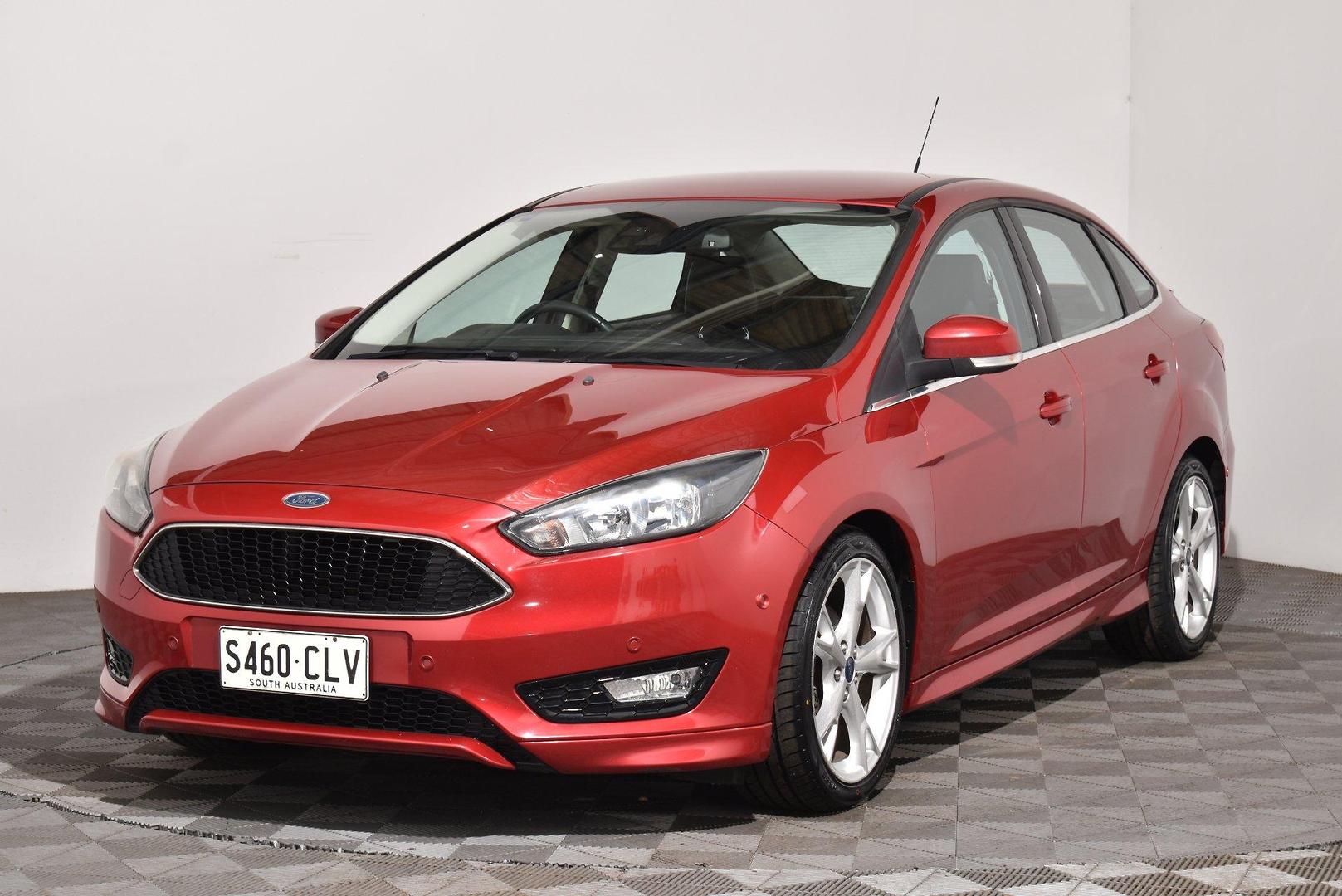 2017 Ford Focus Titanium — photo 13