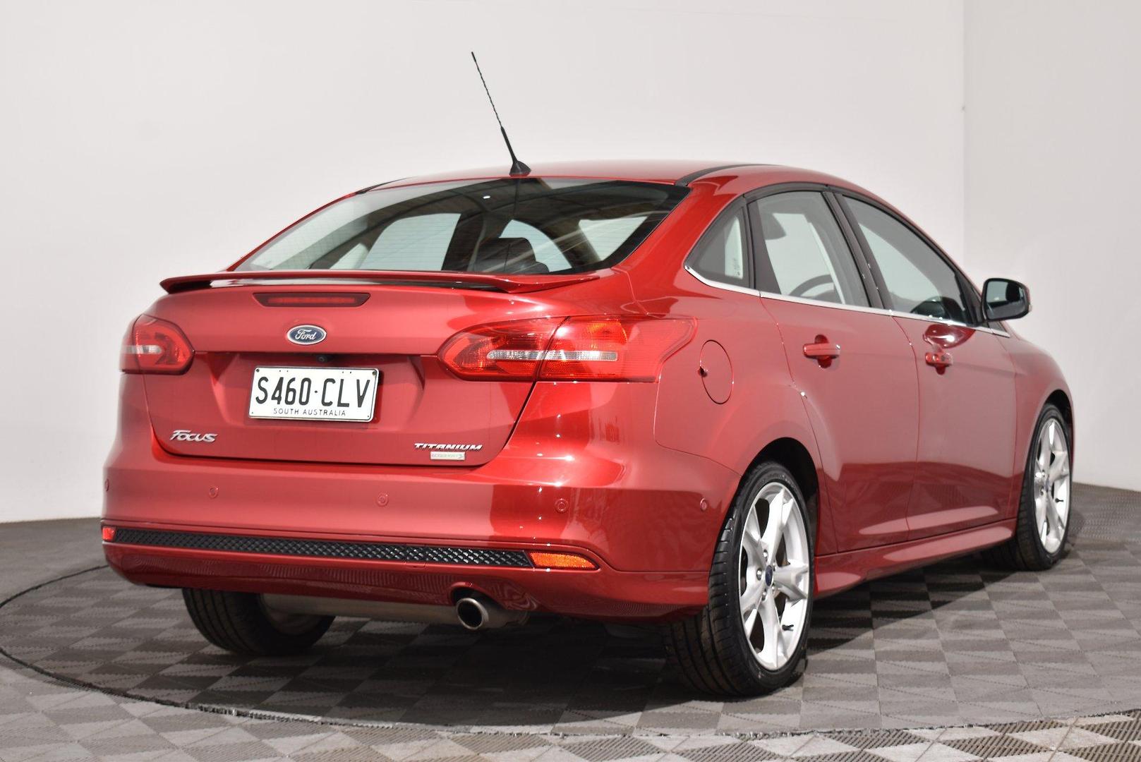 2017 Ford Focus Titanium — photo 14