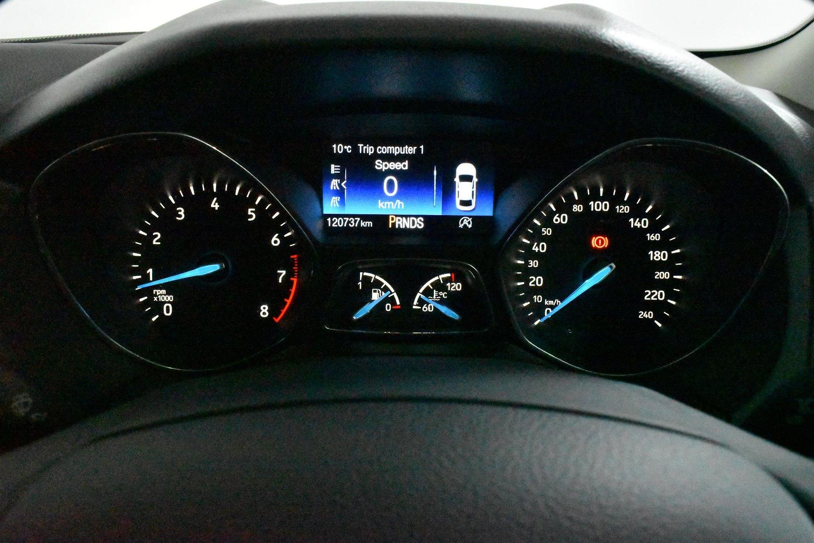 2017 Ford Focus Titanium — photo 26