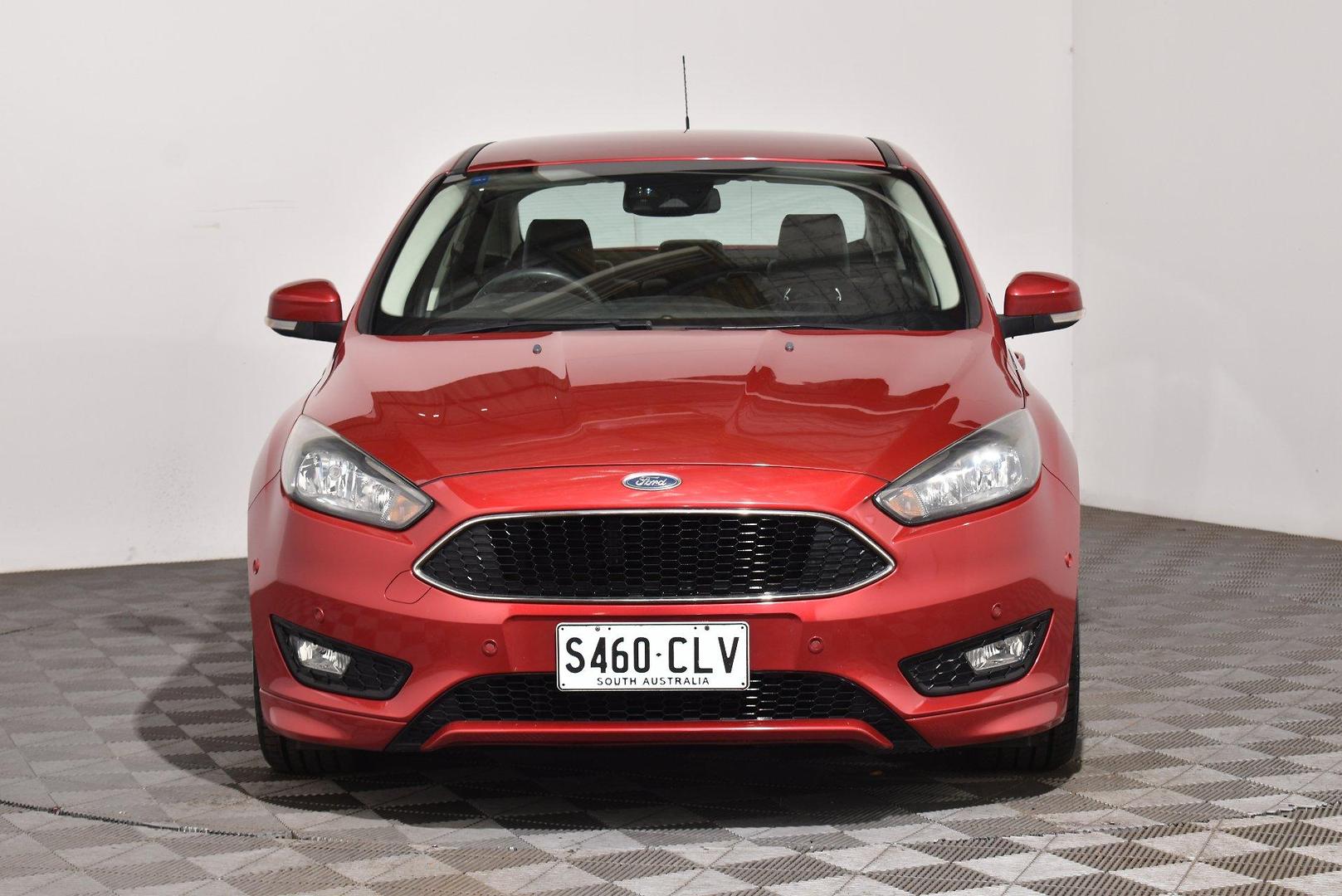 2017 Ford Focus Titanium — photo 3