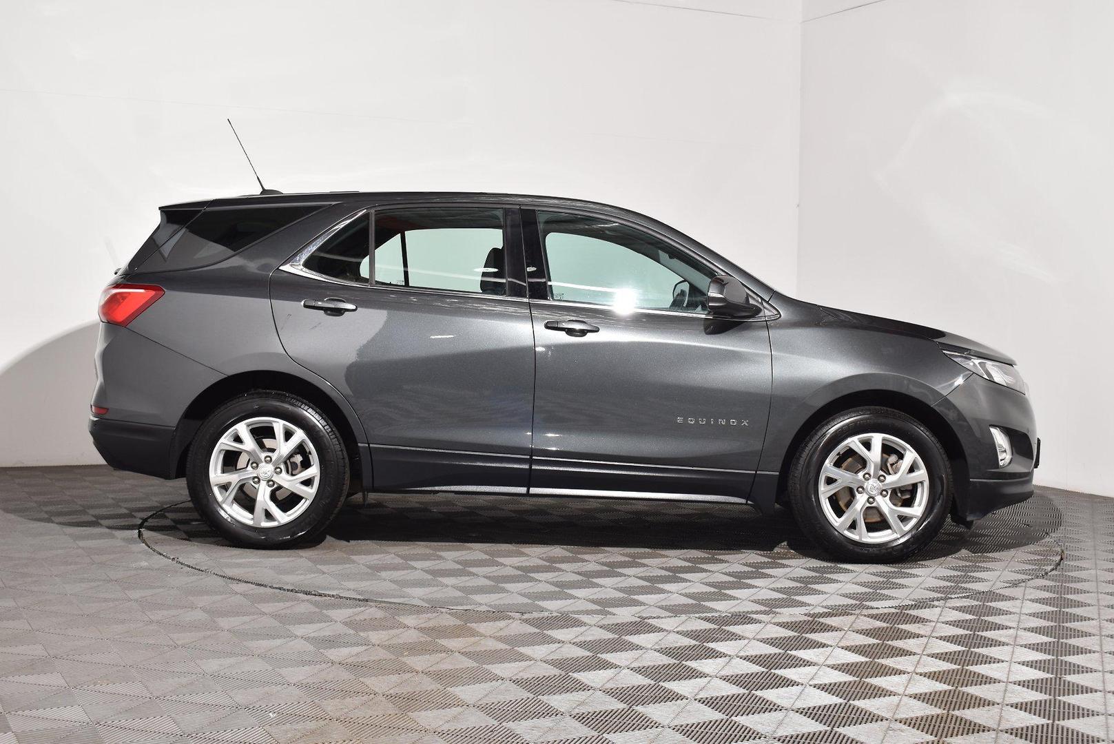 2017 Holden Equinox LT — photo 10